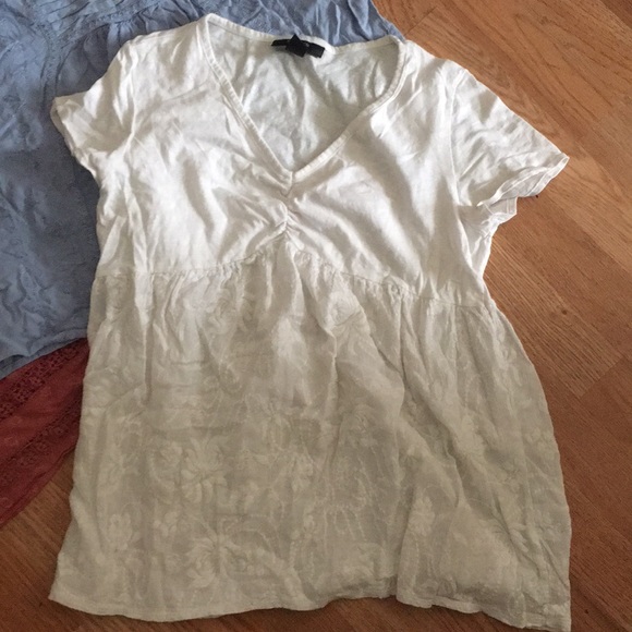 Early months spring colors maternity shirts bundle - Picture 2 of 4